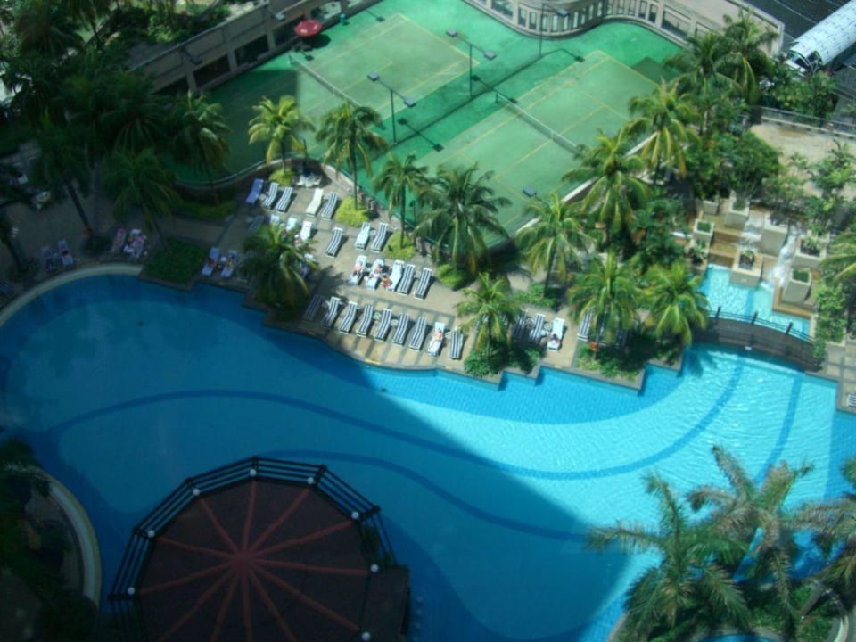 Pool Renaissance Kuala Lumpur Hotel