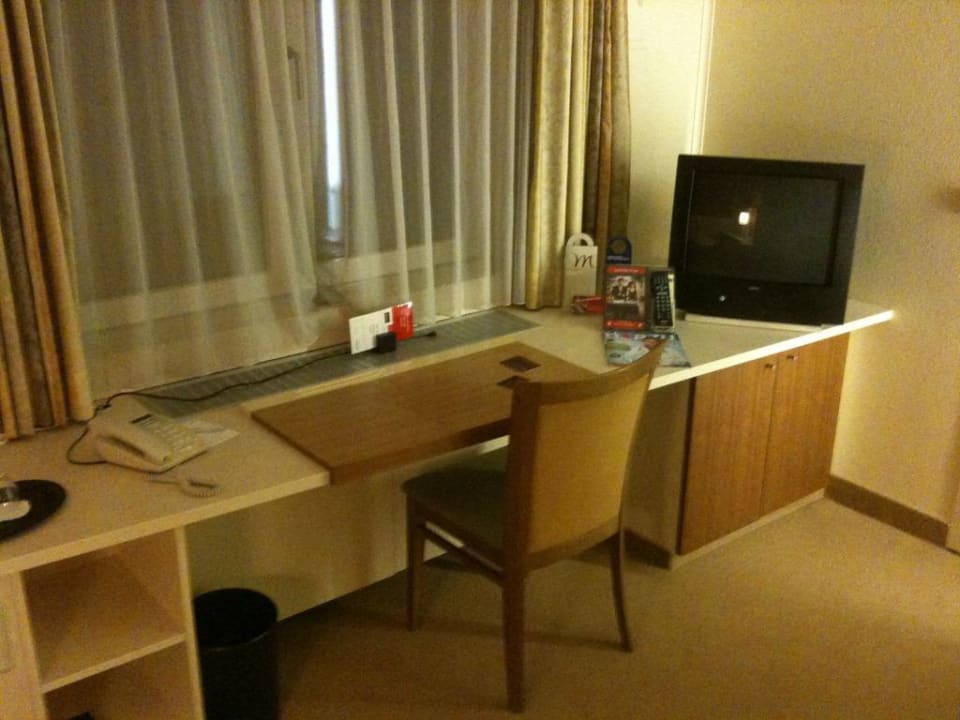 Arbeitsbereich Essential by Dorint Hotel Köln-Junkersdorf