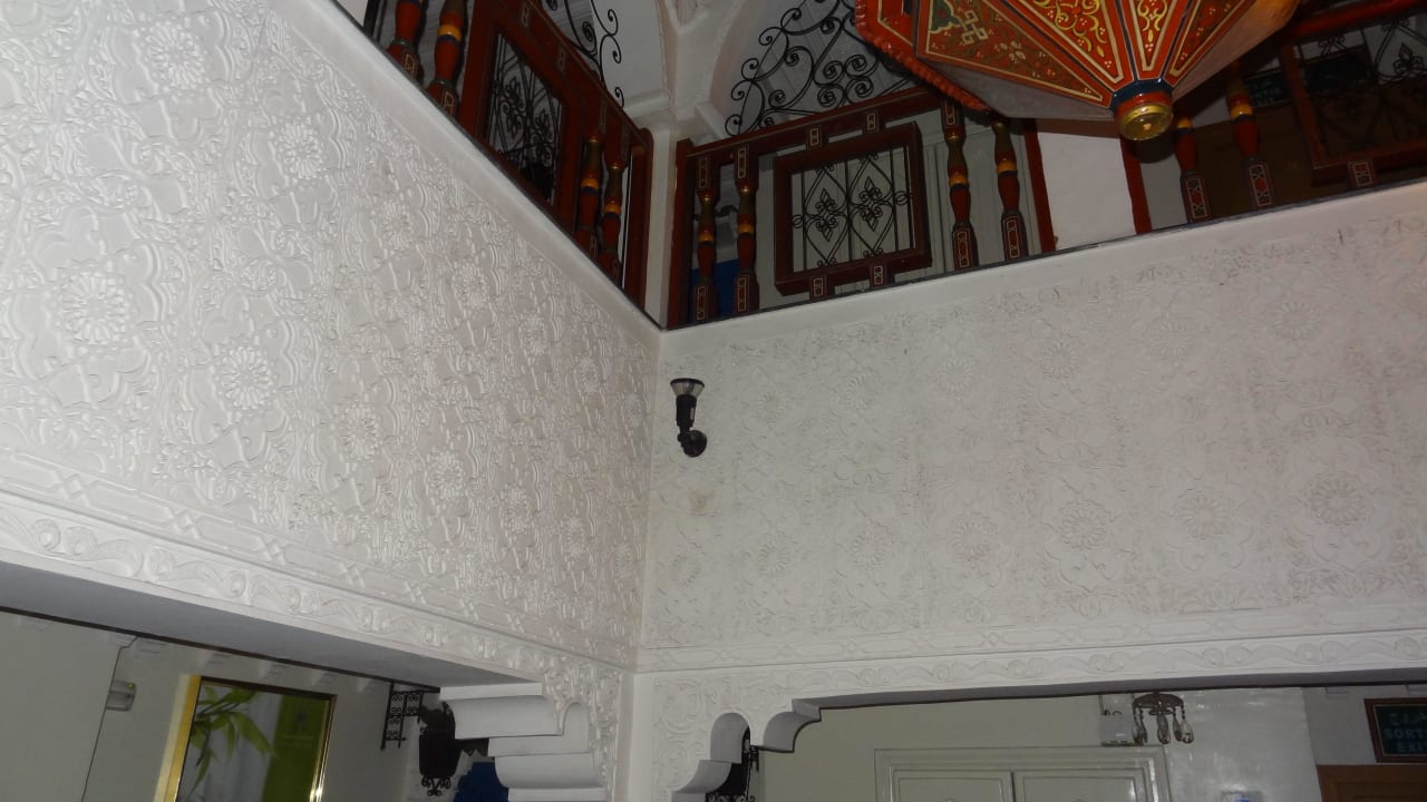 На 2м этаже столовая Hotel Moroccan House