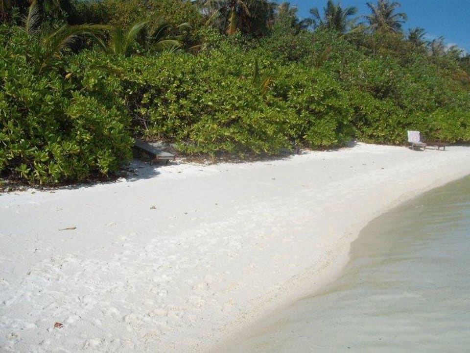 Strand vor unserem Bungalow Villa Park Sun Island