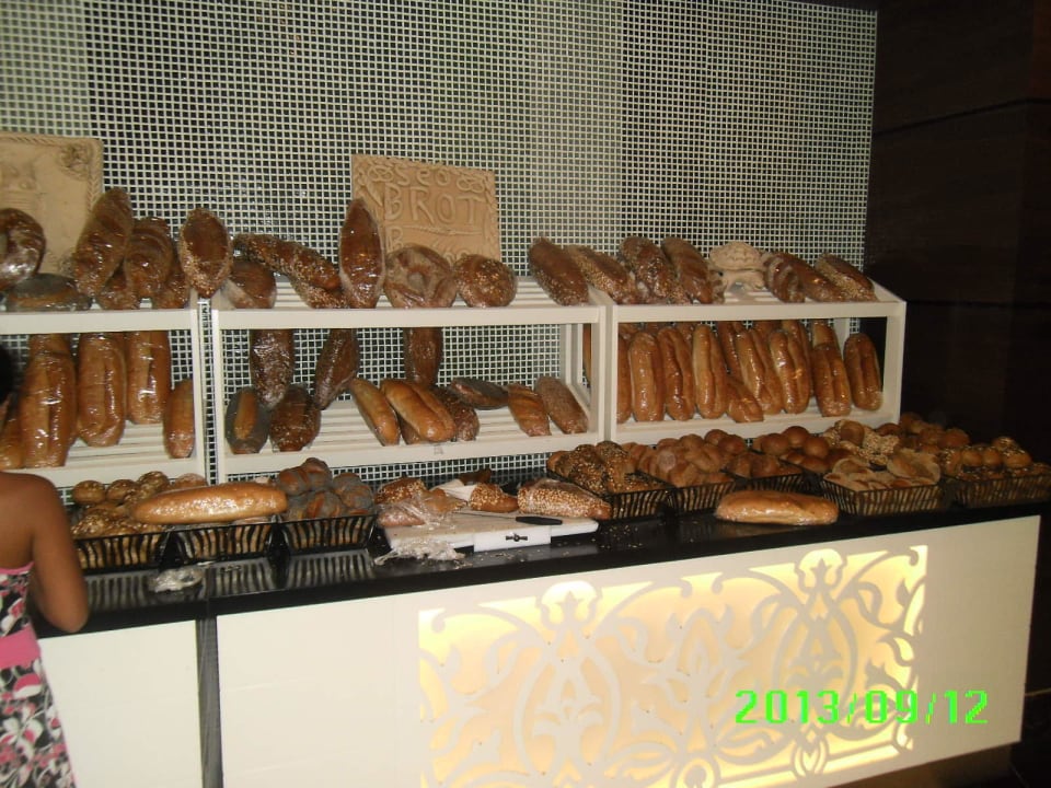 Die Hälfte vom täglichem Brotbuffet Seaden Sea Planet Resort & Spa