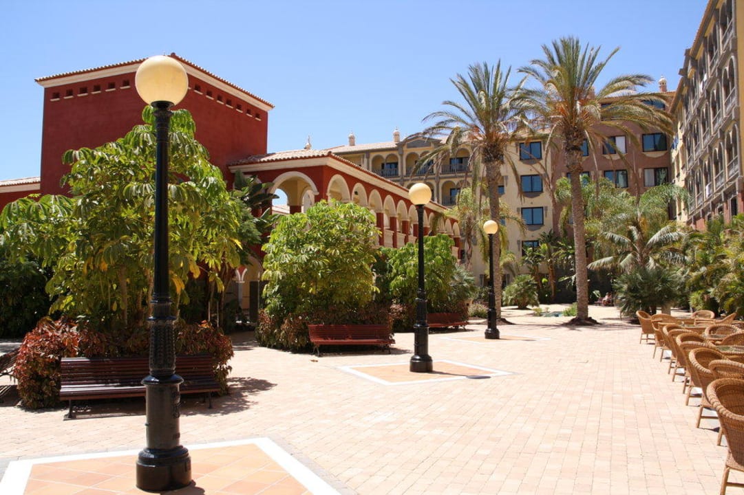 Innenhof R2 Rio Calma Hotel & Spa & Conference