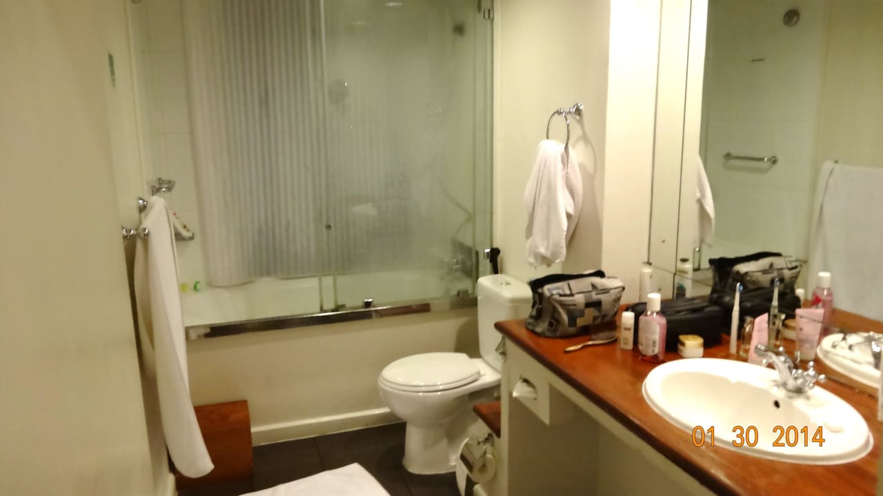 Umpraktisches Podest für Einstieg in Badewanne Heritance Tea Factory