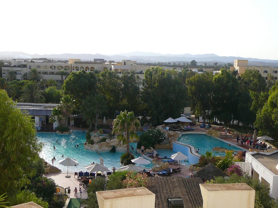 Basen widok z okna Medina Solaria & Thalasso