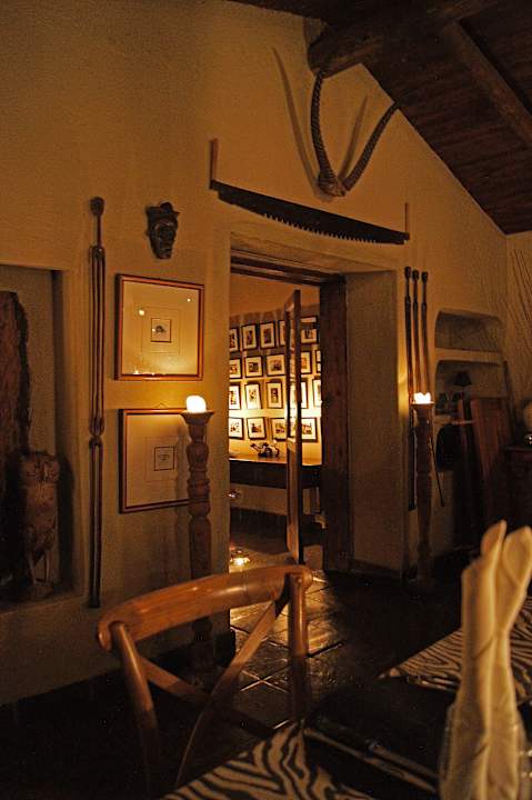 Haupthaus auch sehr Stilvoll Notten's Bush Camp