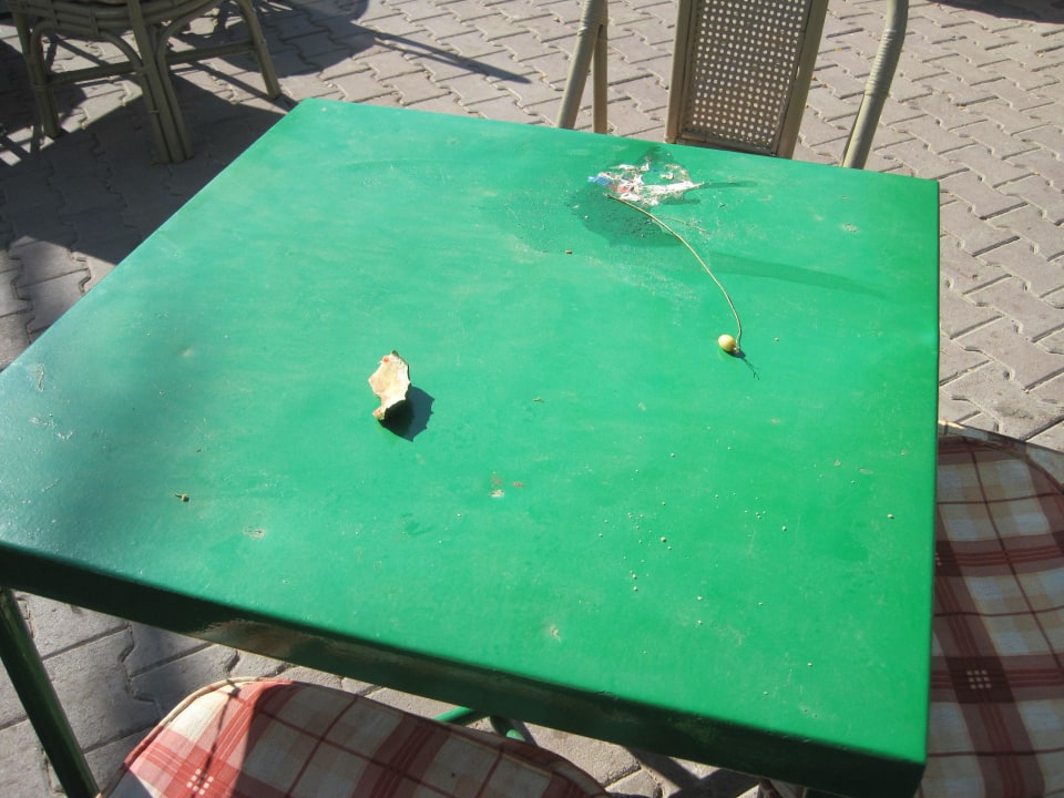 Restaurant aussen sollte mal abgewischt werden Menaville Safaga