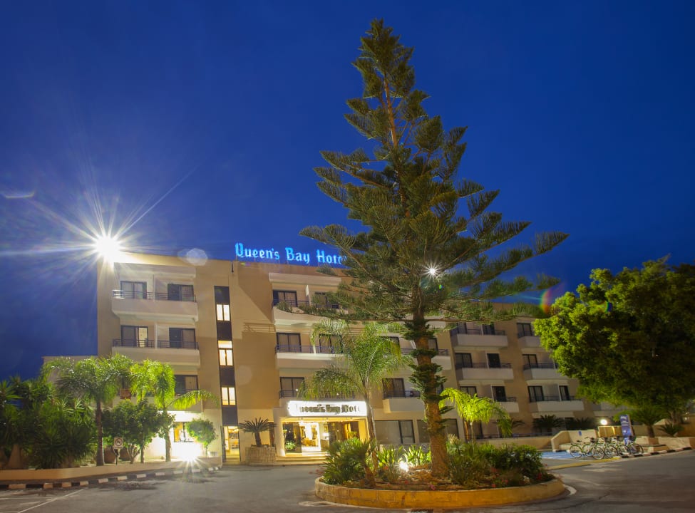 Außenansicht Queen's Bay Hotel