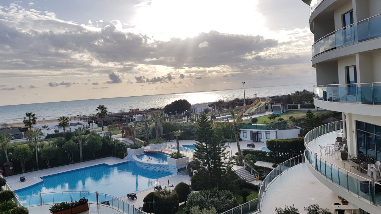 Ausblick Commodore Elite Suites & Spa - Adults only