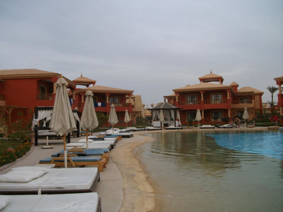 Pooldusche im 400er Bereich Pickalbatros Alf Leila Wa Leila Resort - Neverland Hurghada