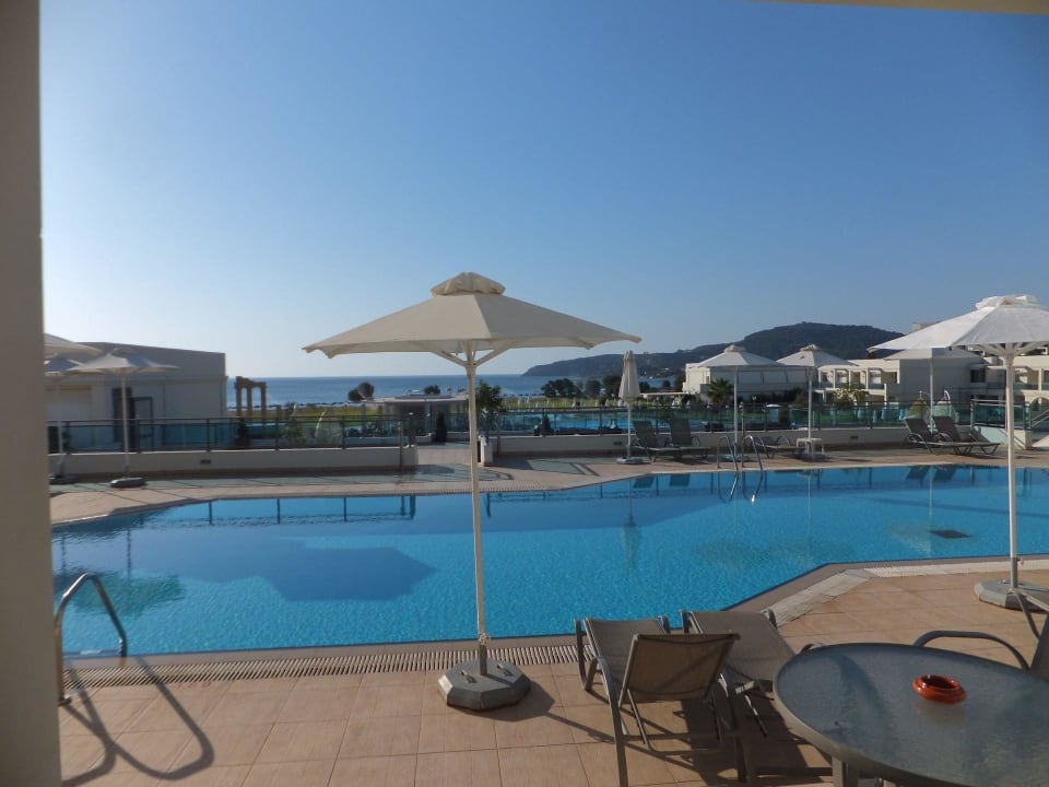 Sharing Pool Apollo Blue