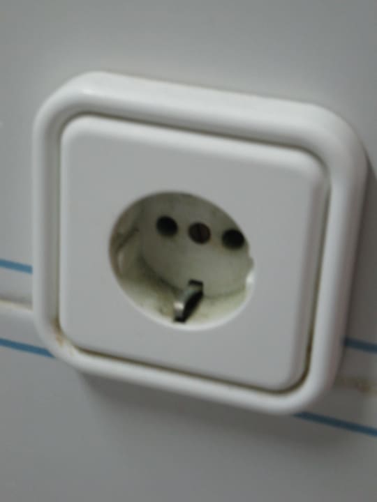 Steckdose im Badezimmer Aparthotel Costa Mar