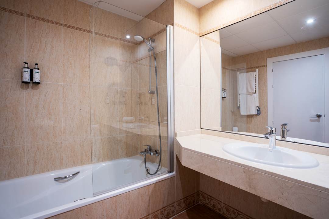 Zimmer Ponient Pirámide Salou by PortAventura World