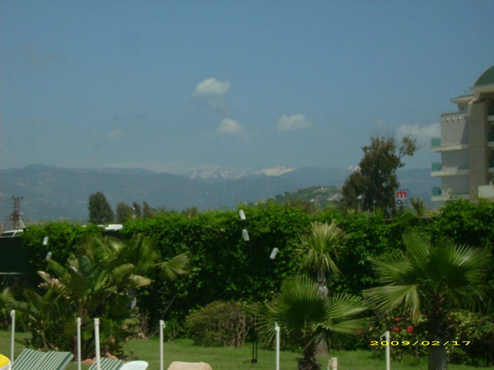 Ausblick vom Pool Hotel Royal Garden Beach