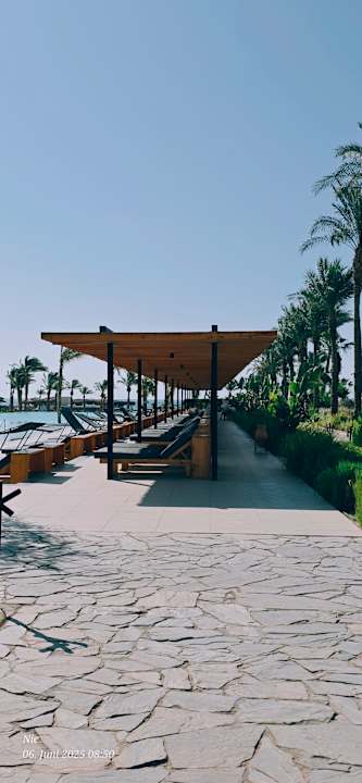 Pool Serry Beach Resort