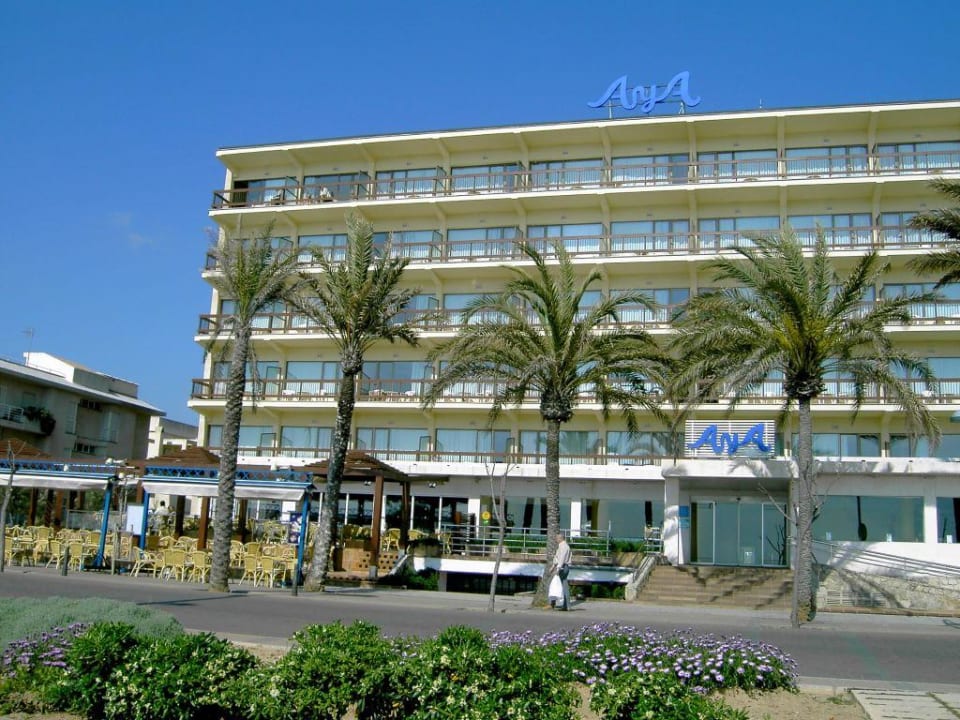 Hotel AYA - Blick nach links von Promenade aus AYA Seahotel - Adults only