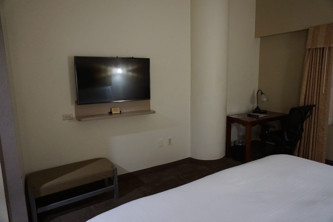 Zimmer Wyndham Garden Baronne Plaza