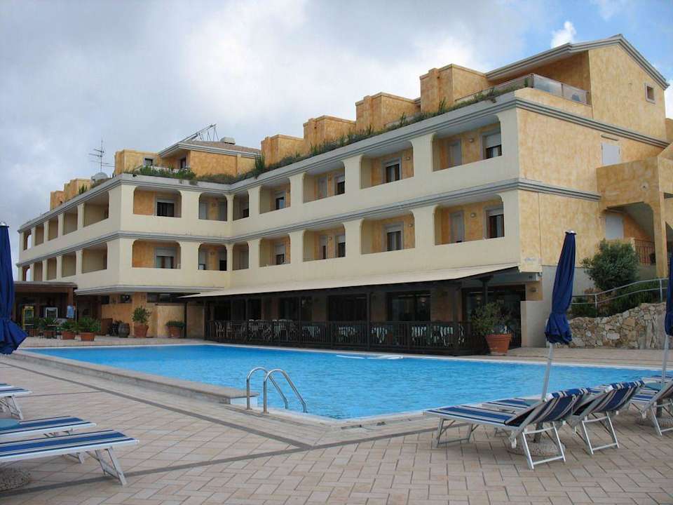 Rückseite mit Pool Borgo Saraceno Hotel & Spa