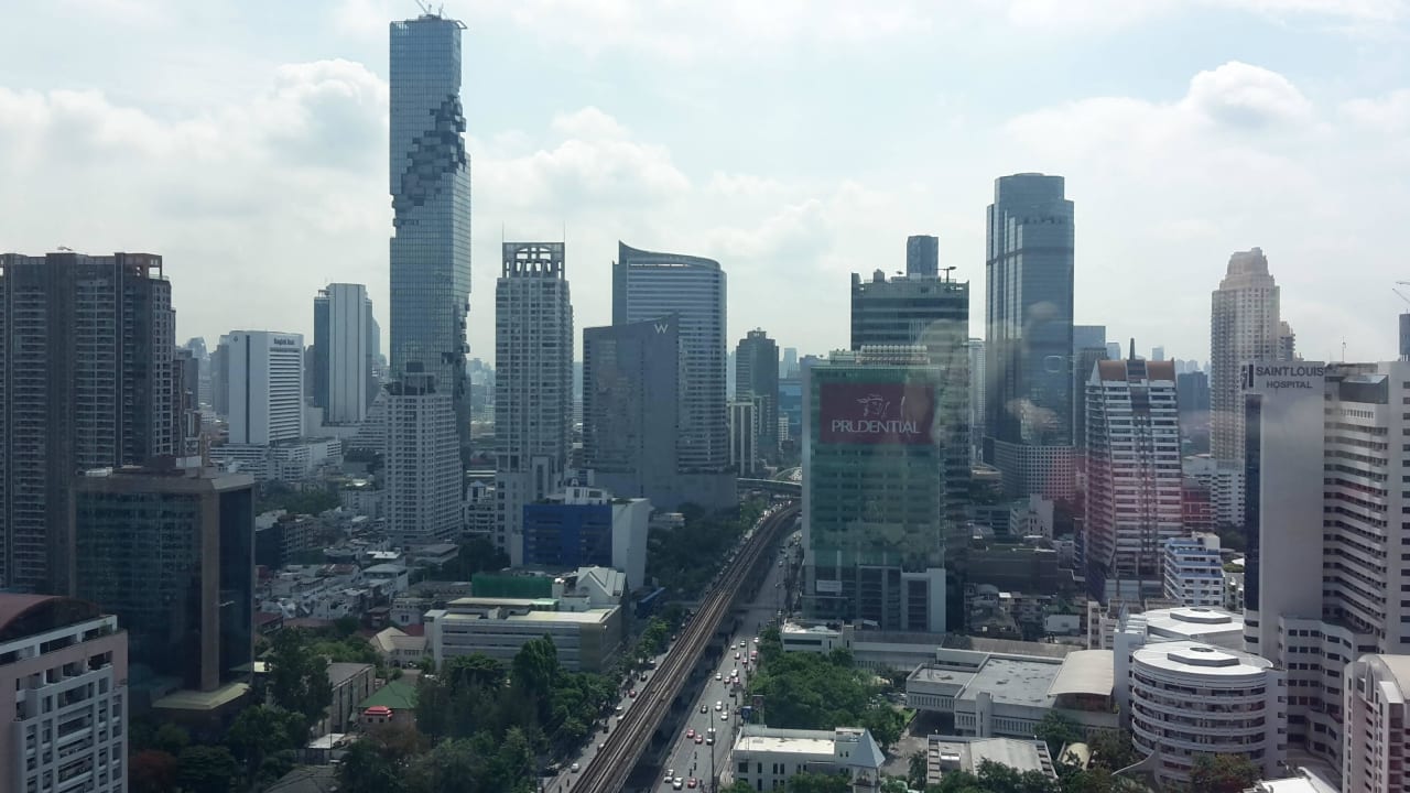 Zimmerblick (26. Stock) Eastin Grand Hotel Sathorn