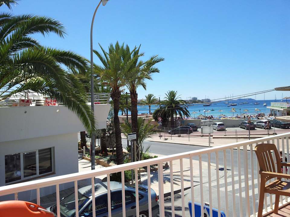 Blick zum Hotel-Strand Hotel Osiris