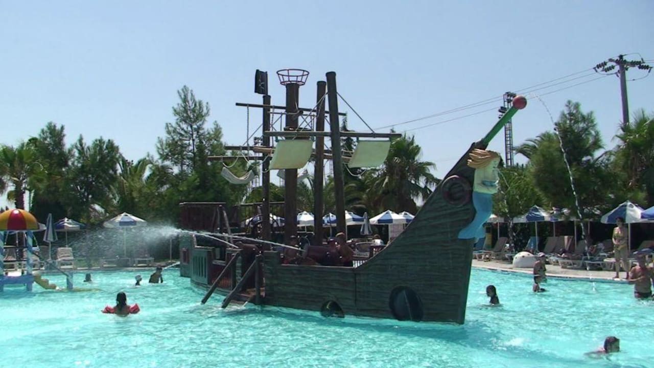 Piscine pour les enfants Ali Bey Club