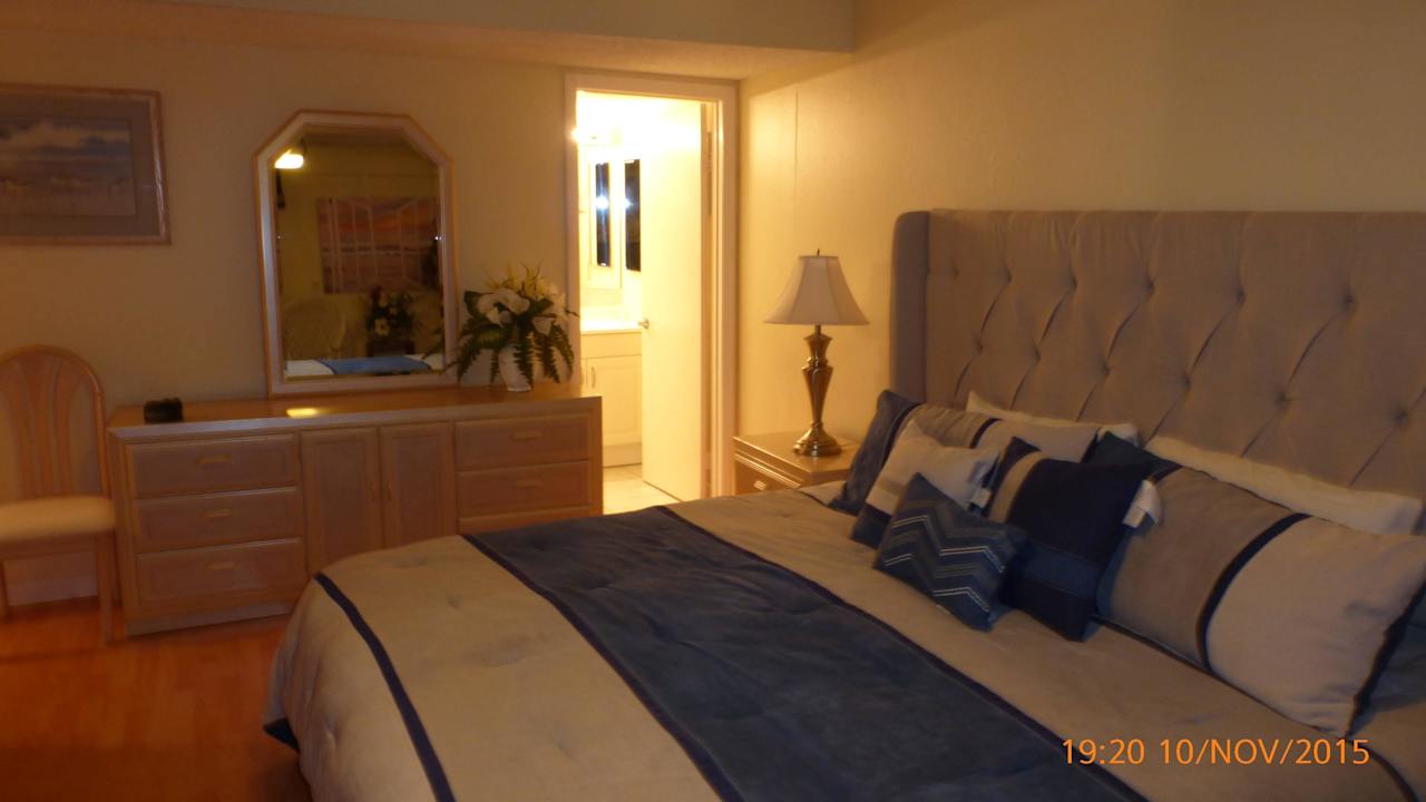 Whg. 211 - großes Schlafzimmer mit eigenem Bad Sand Cay Condominium Beach Resort