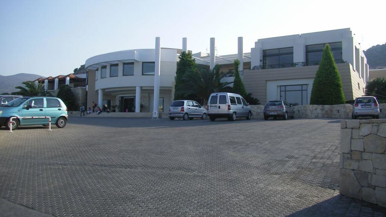 Hoteleingang Grand Hotel Holiday Resort