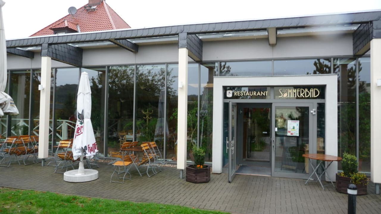 Das Restaurant von außen Pension Zum Sommerbad