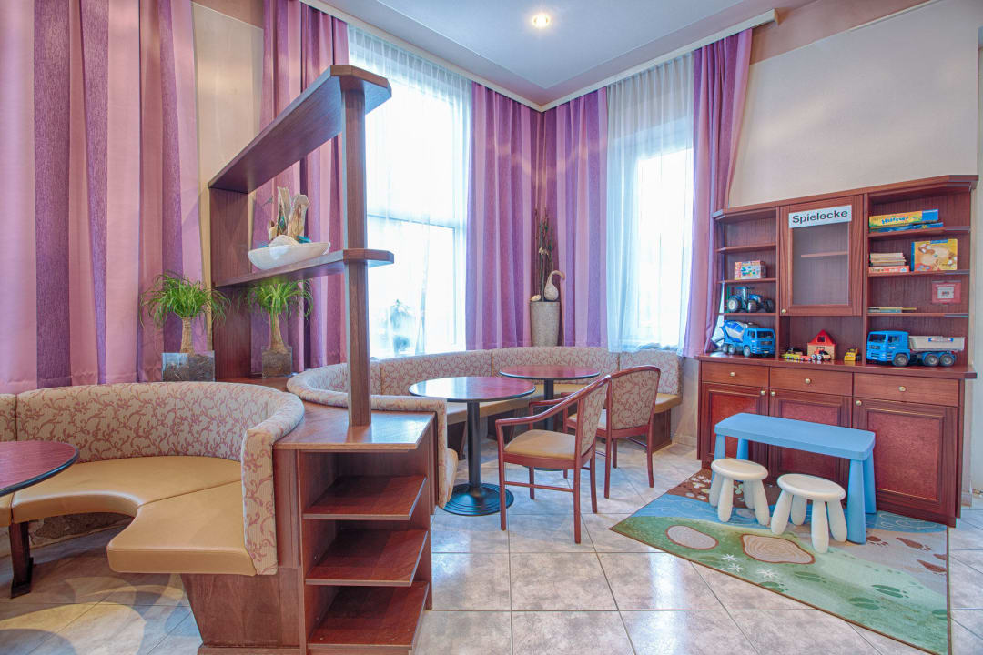 Pausenbereich für Seminargäste & Kinder-Spielecke Frühstückshotel Waldbauer