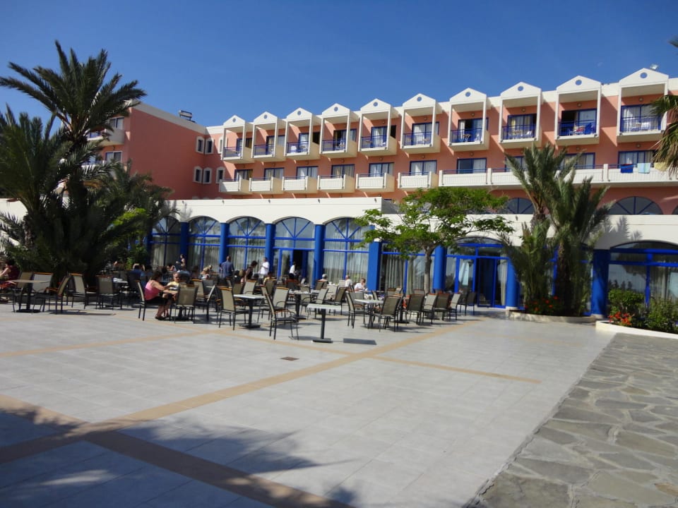 Hotel i ogródek Kresten Palace Hotel