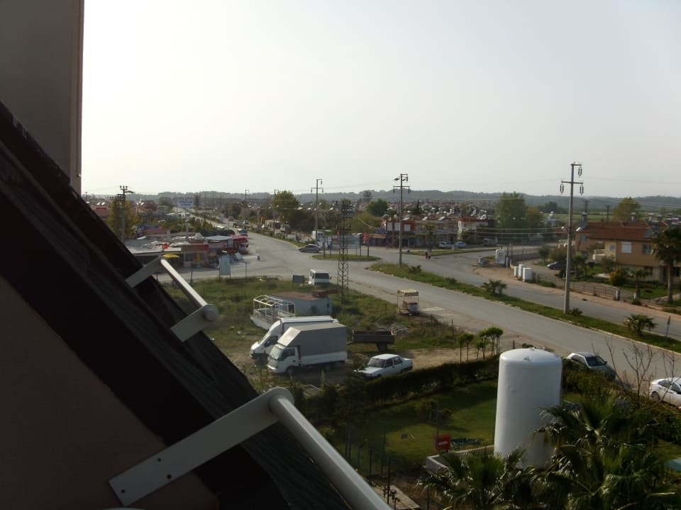 Ausblick zur Hauptstraße Hotel Novum Garden Side