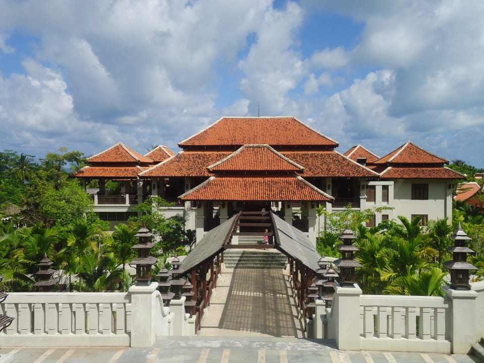 Allée menant au restaurant Khaolak Laguna Resort