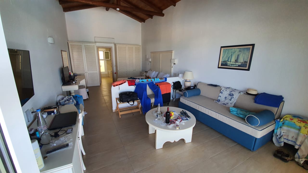 Zimmer Alexander Beach Hotel & Village Resort