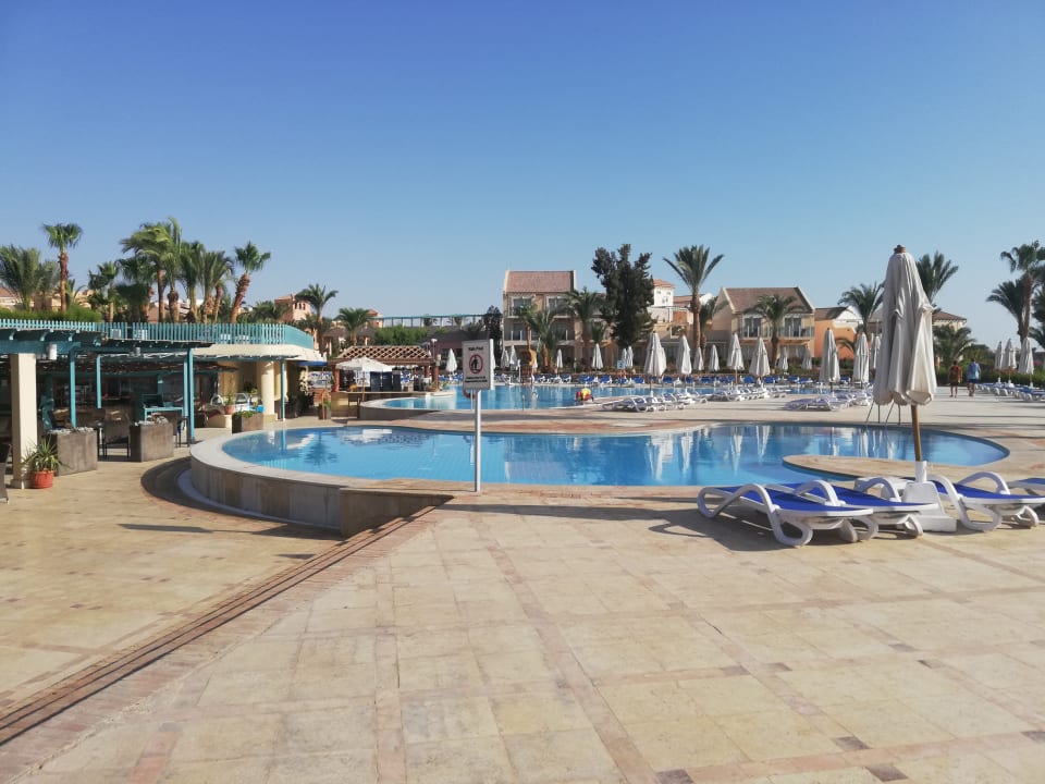 Pool Mövenpick Resort & Spa El Gouna