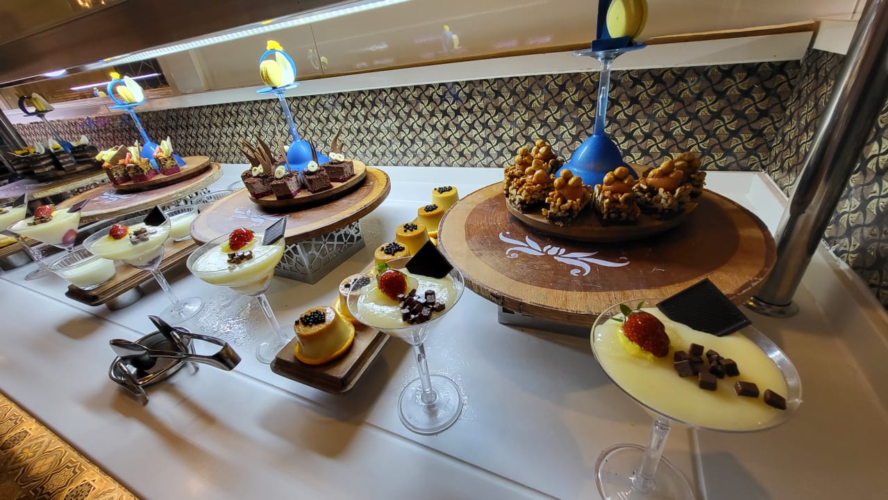 Gastro Royal Taj Mahal Hotel