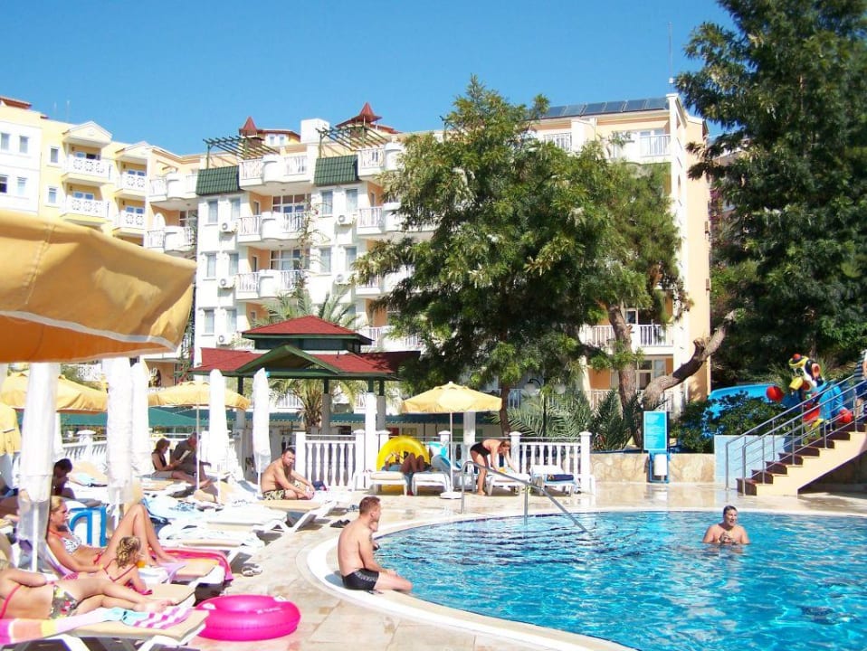 Poolansicht von der Disco aus Hotel Club Paradiso