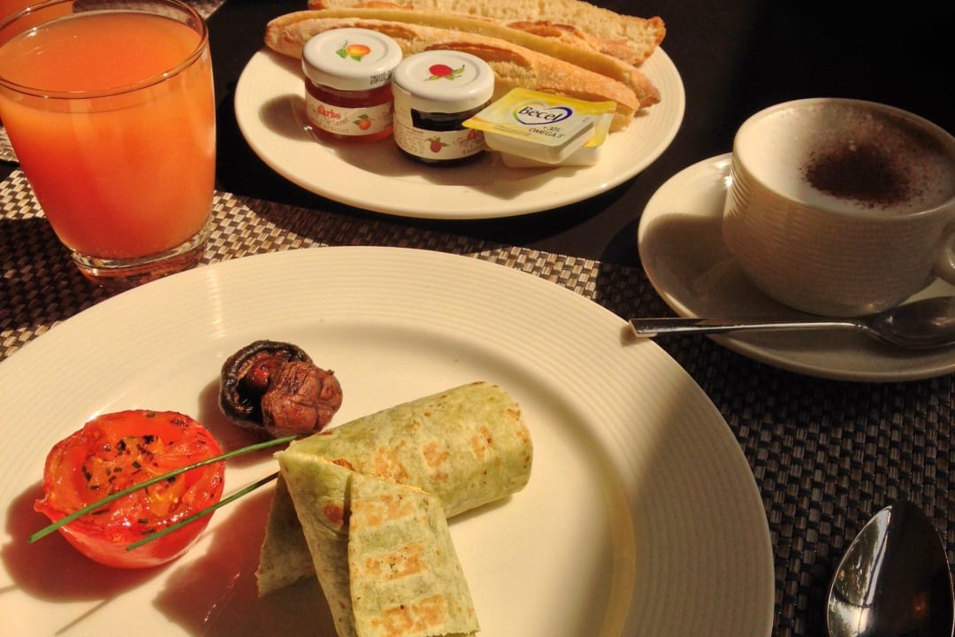 Frühstück (auch a-la Carte und inkl. fr. Säfte) Anantara The Palm Dubai Resort