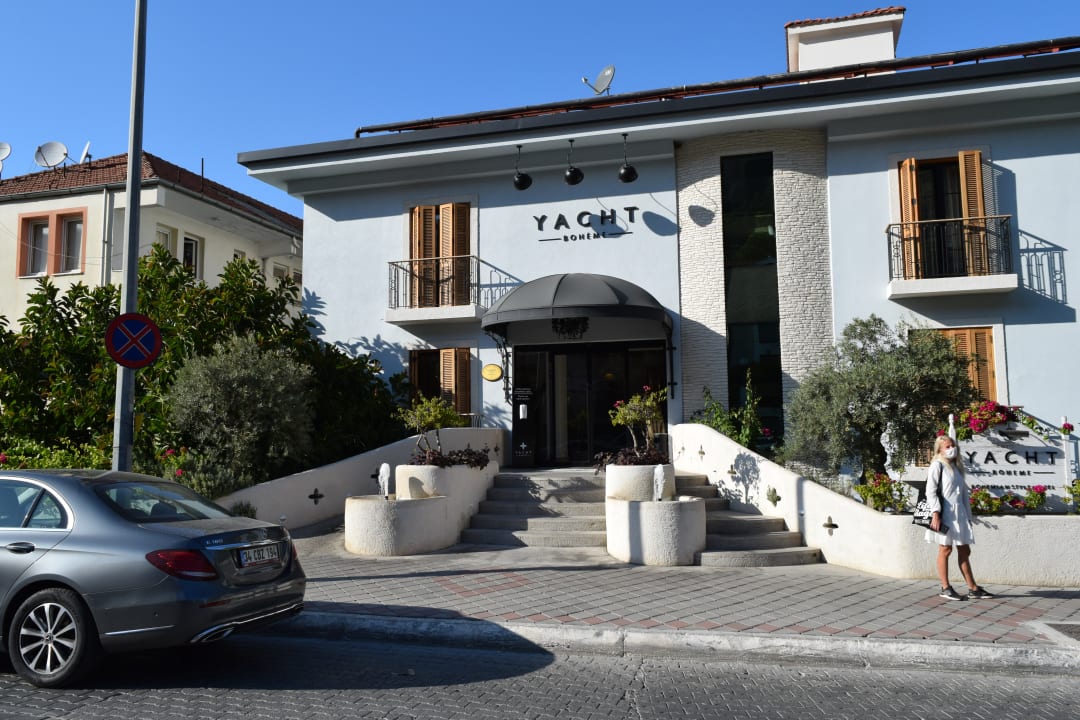 Außenansicht Yacht Boheme Hotel