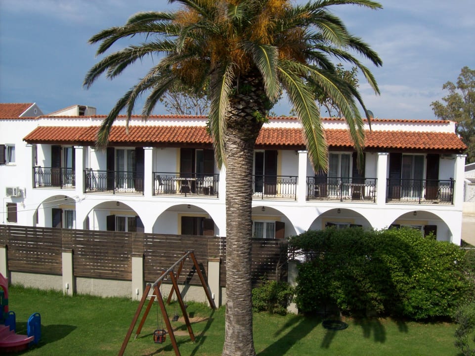 Außenansicht Acharavi Beach Hotel
