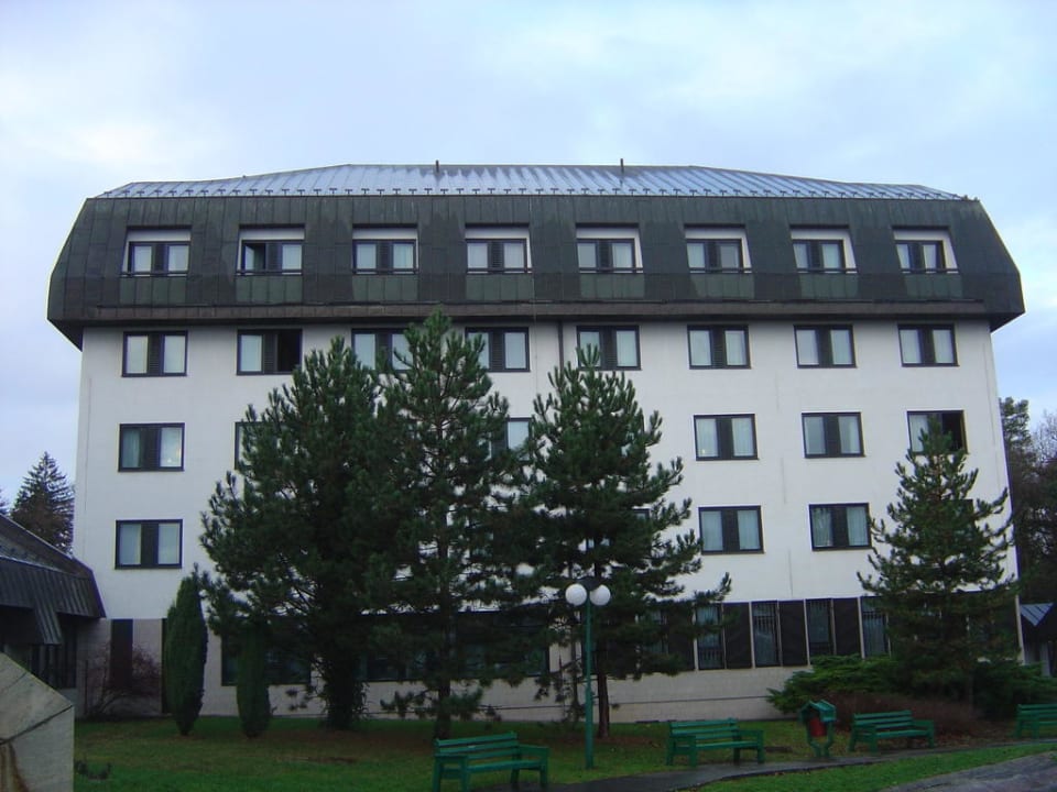Hauptgebäude Hotel Globus