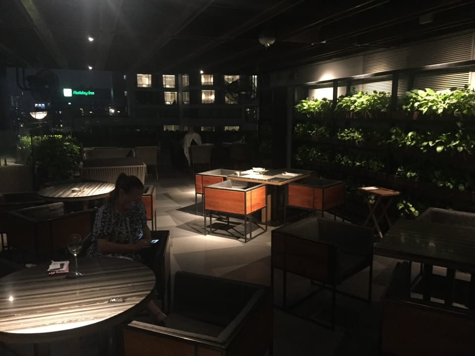 M Club - Überdachte Außenterrasse Bangkok Marriott Marquis Queen's Park