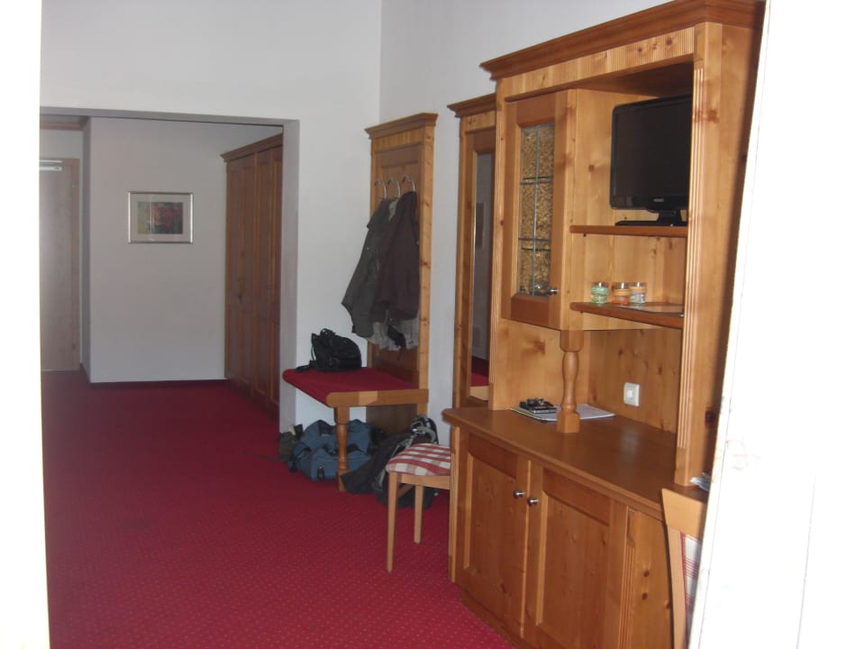 Ankleidebereich mit Wohnwand Hotel Sonnenhof