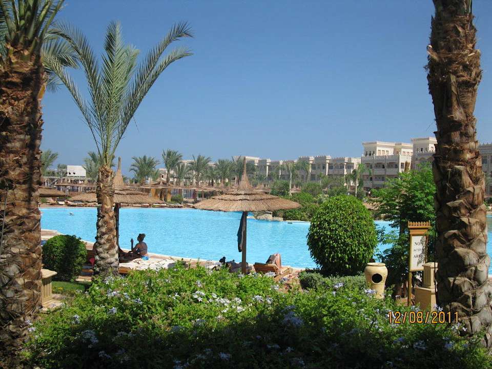 Территория отеля Pickalbatros Palace Resort