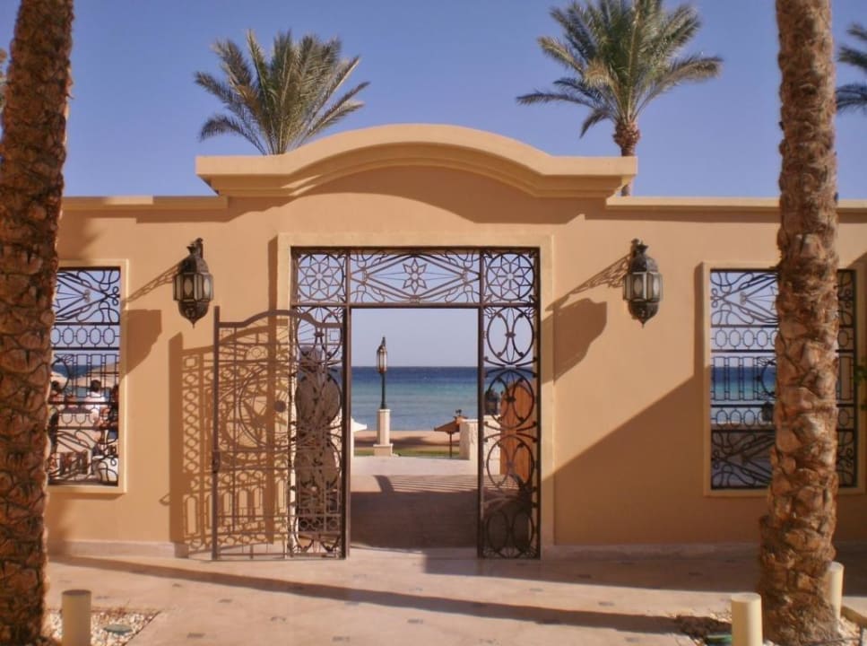 Ausgang zur Promenade Makadi Spa - Adults only