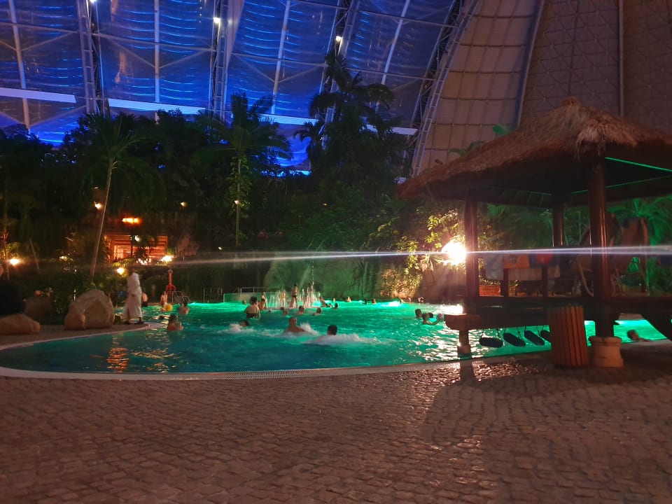 Pool Tropical Islands Resort