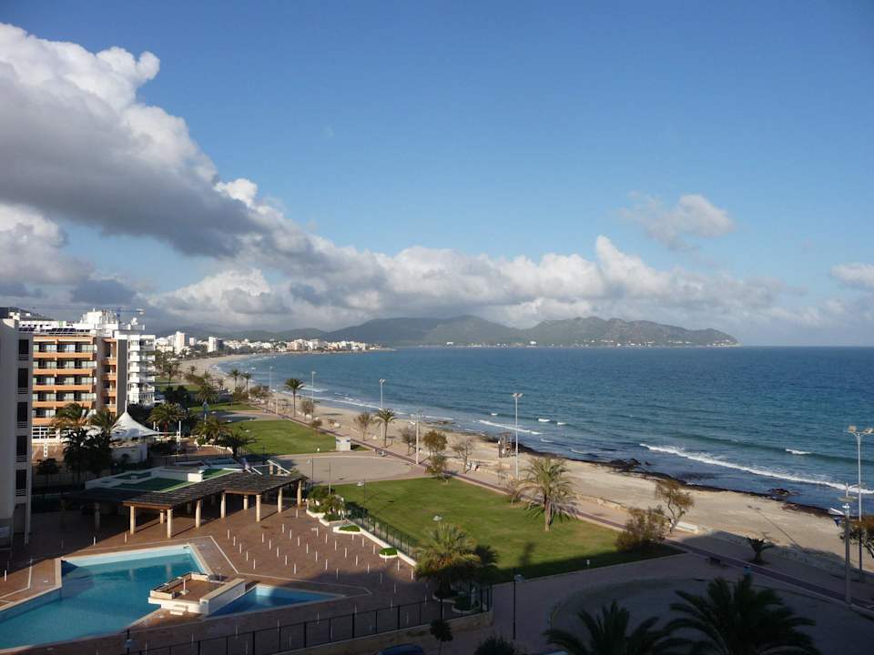 Traumhafter Ausblick von der Schattenseite aus Hipotels Hipocampo Playa