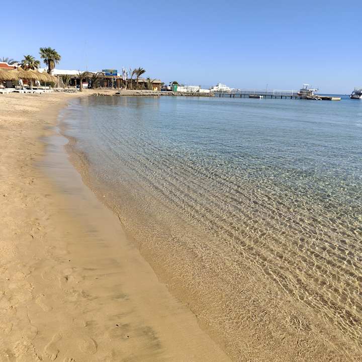 Zimmer Lotus Bay Beach Resort