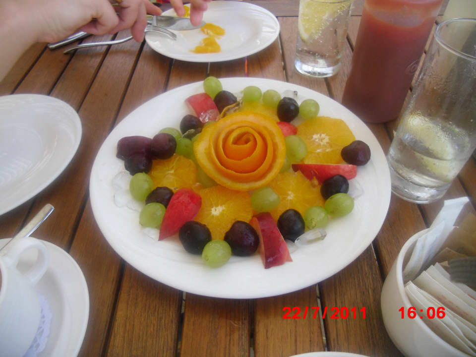 Obstteller an der Beachbar Alba Queen Hotel