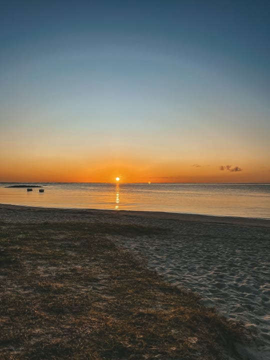 Strand Sunrise Attitude - Adults Only