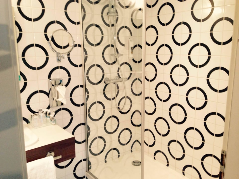 Privilege bathroom Hotel Mercure Gare Centrale