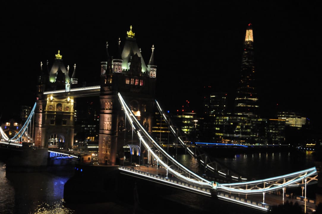 Besser geht der Abendblick nicht aus dem Zimmer The Tower - A Guoman Hotel